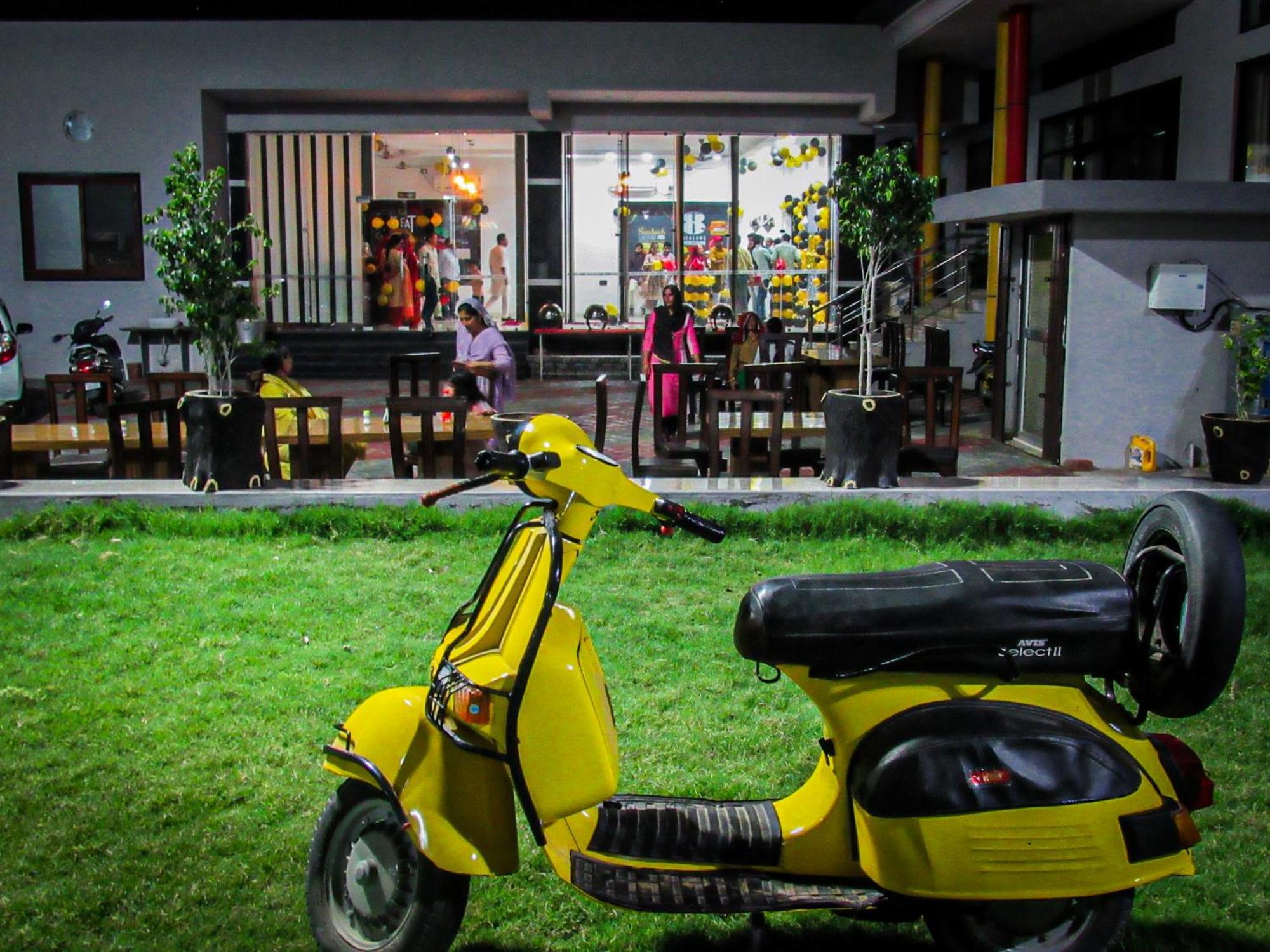 Sangam Hotel Chirawa Luaran gambar