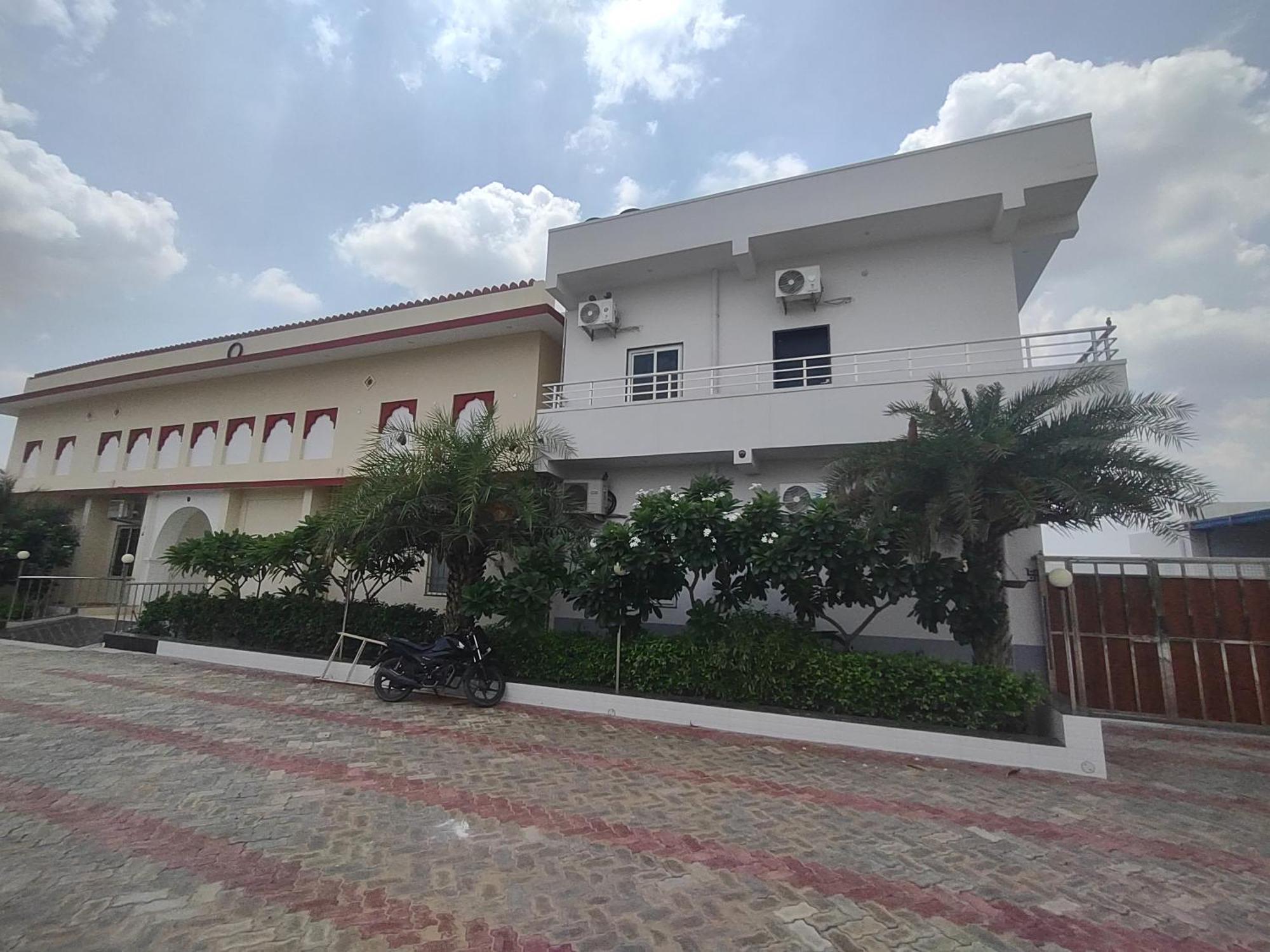 Sangam Hotel Chirawa Luaran gambar